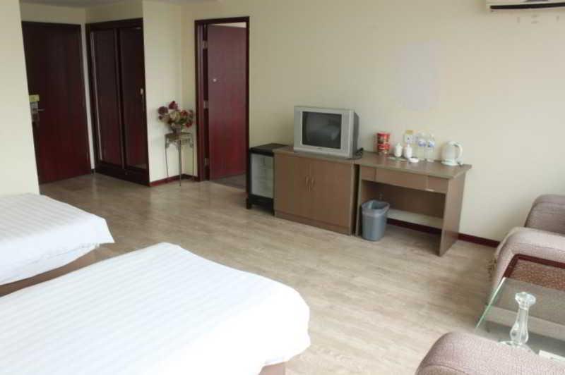 Fortune Business Hotel Циндао Екстериор снимка