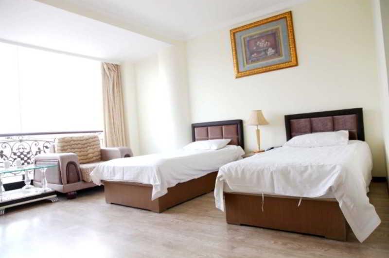 Fortune Business Hotel Циндао Екстериор снимка
