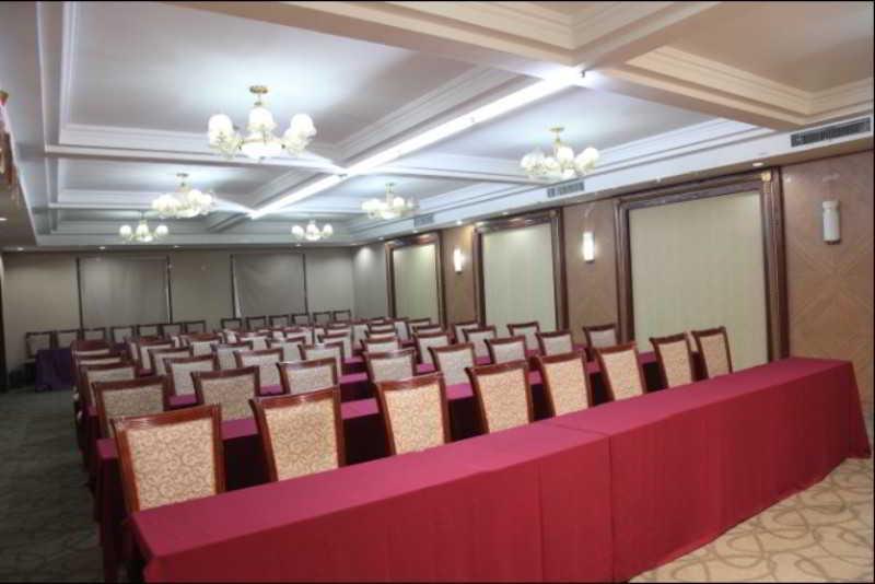 Fortune Business Hotel Циндао Екстериор снимка