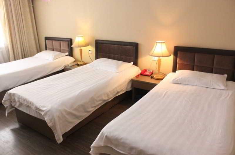 Fortune Business Hotel Циндао Екстериор снимка