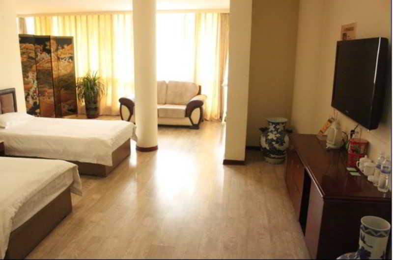 Fortune Business Hotel Циндао Екстериор снимка